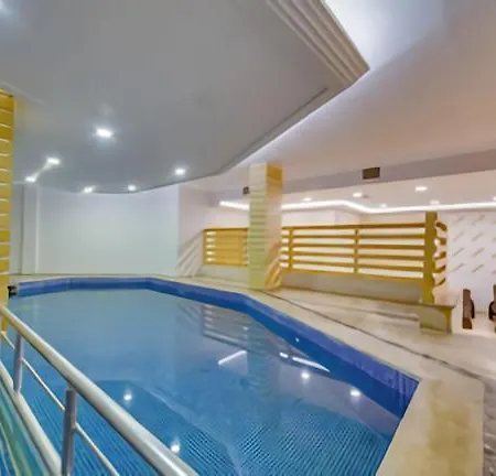 Ada Marina Hotel מלון 4*
